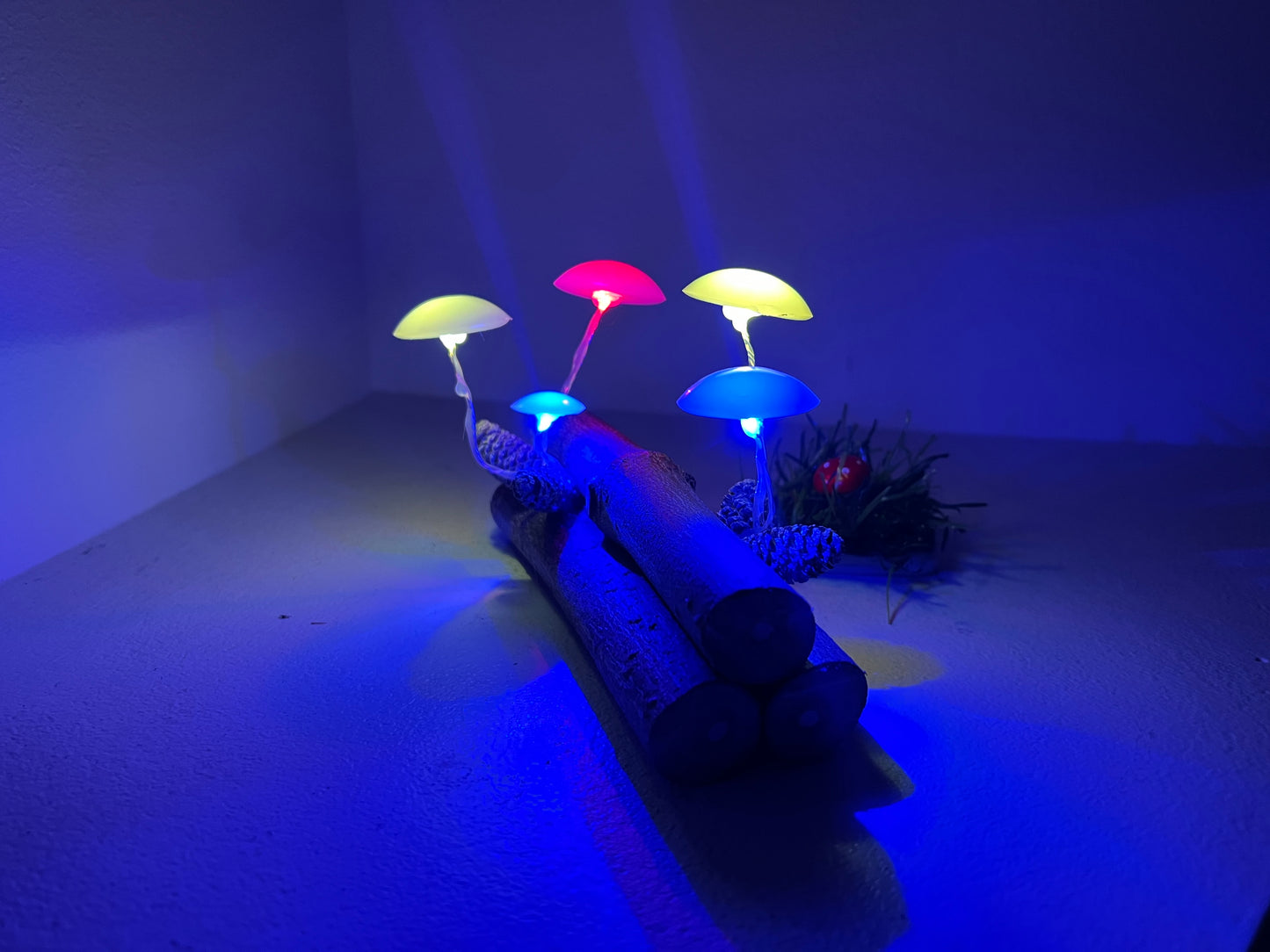 Model 5 hand made magic mushrooms lamp