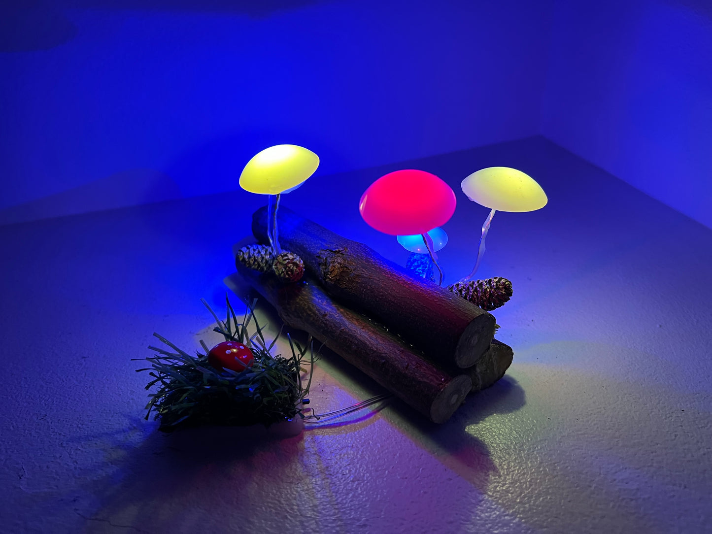 Model 5 hand made magic mushrooms lamp